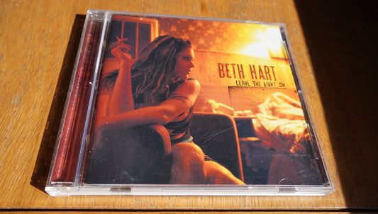 Beth Hart - Leave the Light On