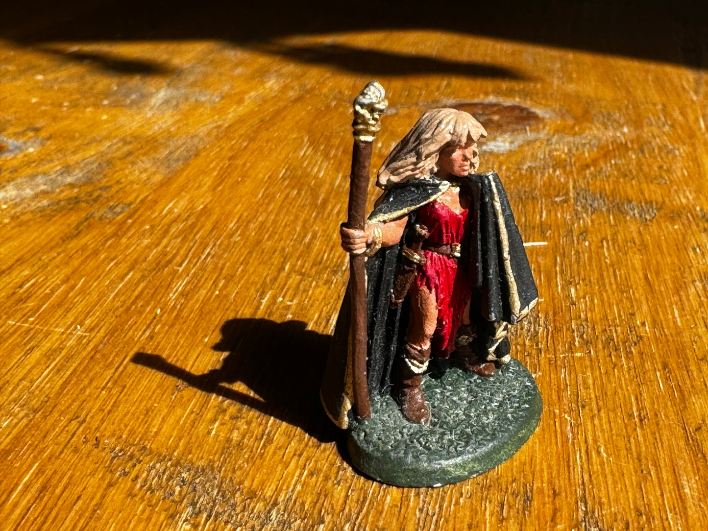 Hand-Painted D&D figure - Female Mage